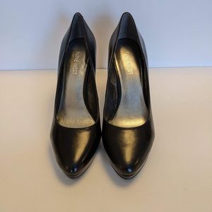 Nine West Black Quabree Platform Pumps - Approximately 4" Heel